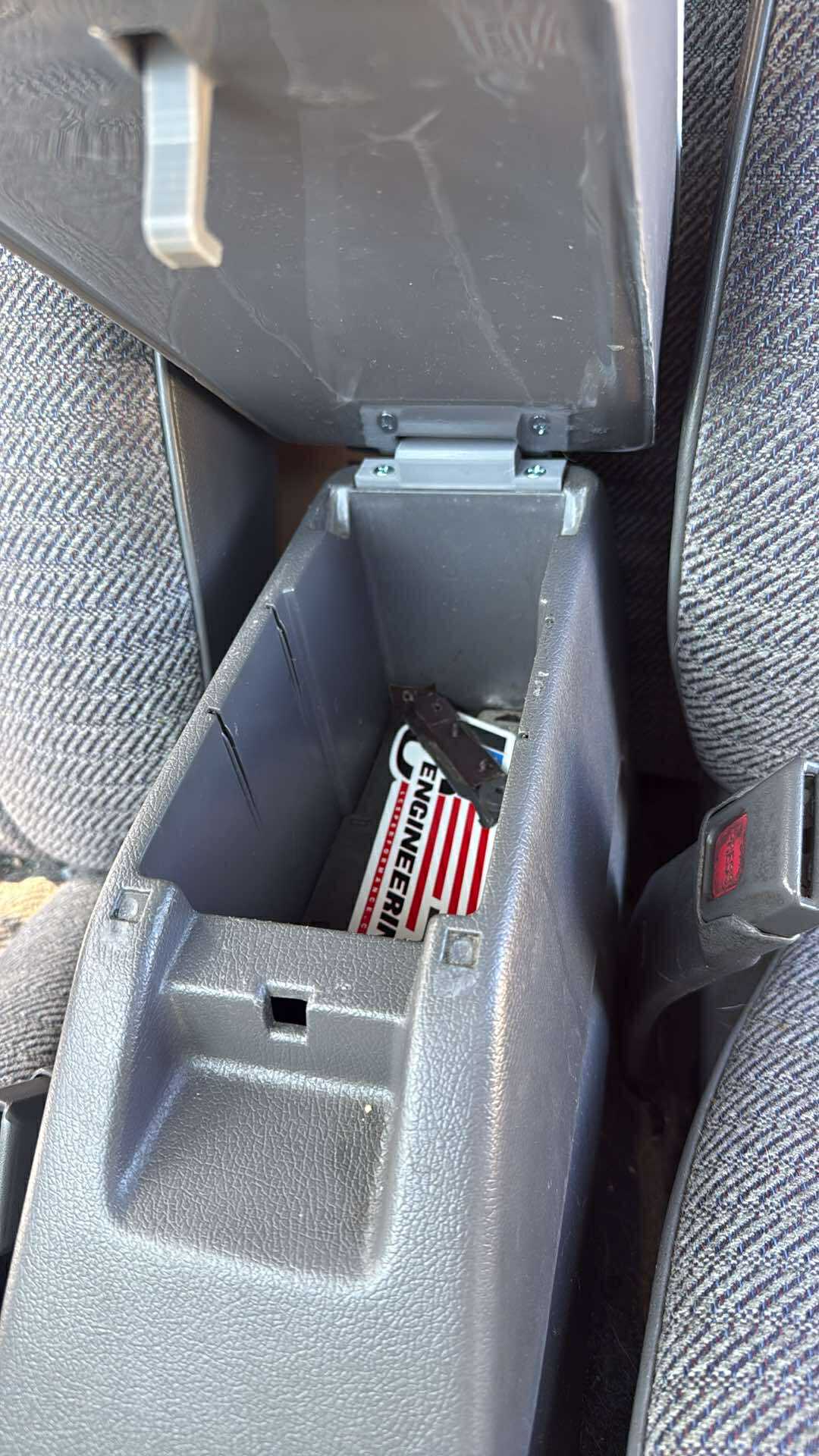 1989-1994 Toyota Pickup & 1990-1995 4Runner | Lockable Center Console Lid | Yota Things