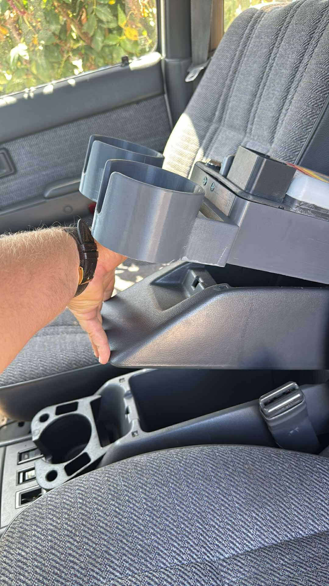 1989-1994 Toyota Pickup & 1990-1995 4Runner | Lockable Center Console Lid | Yota Things