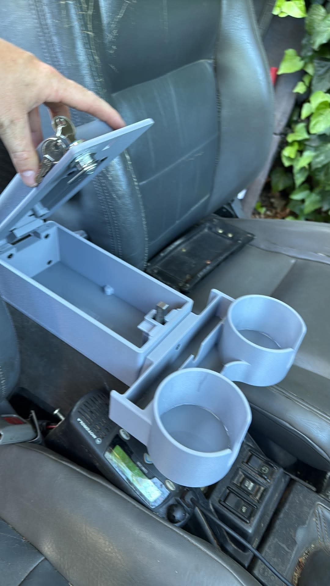 1984-1989 Toyota 4Runner & Pickup Rear Heater and Double Stack Center Console Lid without a Cup Holder | 1st Gen 4Runner Armrest Top | Yota Things