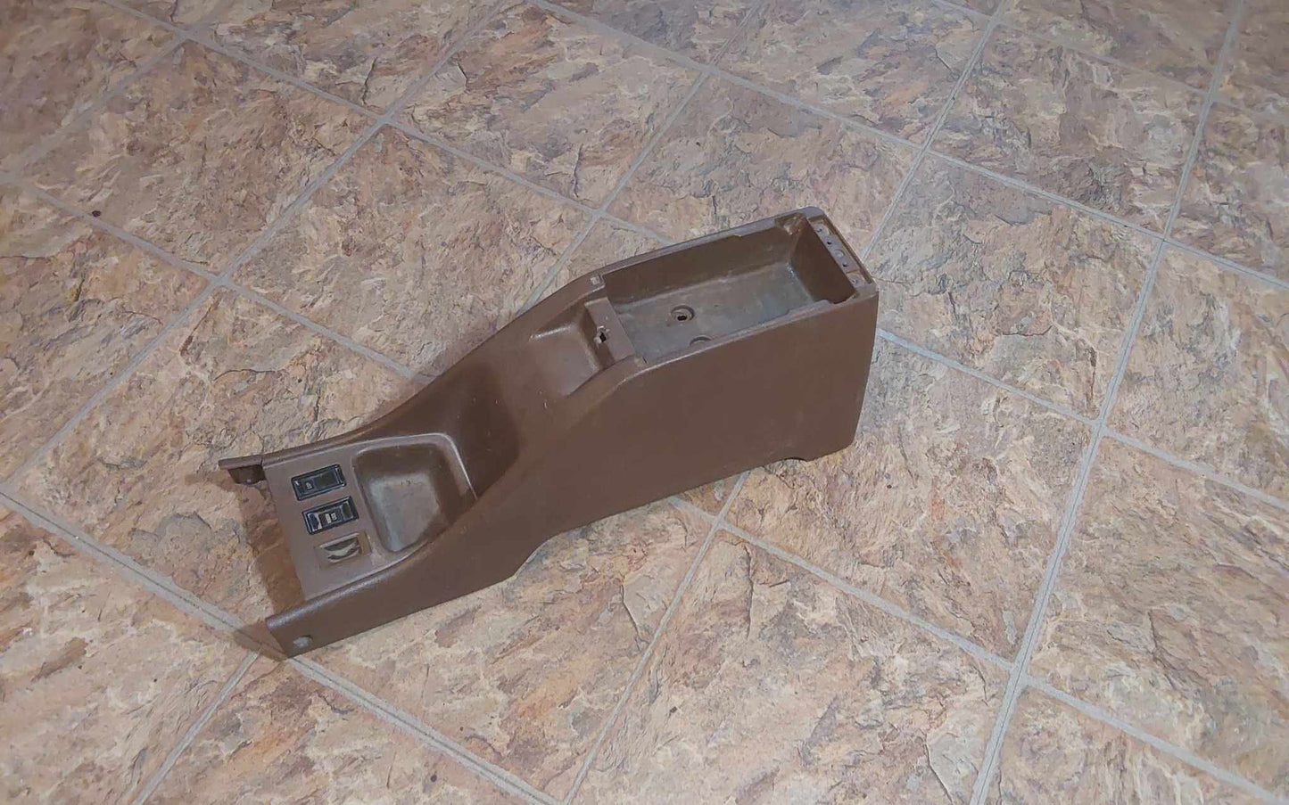 1989-1994 Toyota Pickup & 1990-1995 4Runner | Lockable Center Console Lid | Yota Things