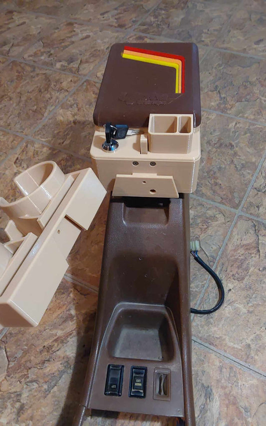 1989-1994 Toyota Pickup & 1990-1995 4Runner | Lockable Center Console Lid | Yota Things